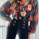  Painterly V-Neck Bubble Sleeve Top