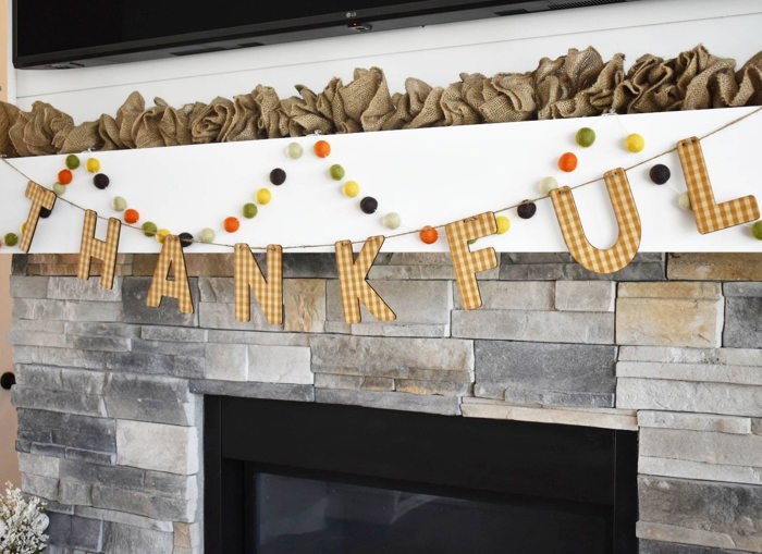 Fall Decor Thankful Banner Thankful Garland Fall Banner Fall Garland Thanksgiving Garland Fireplace Decor Thanksgiving Decor Plaid