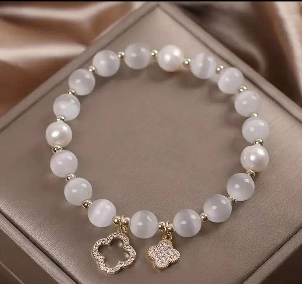  Cat's Eye Stone/Faux Pearl Bracelet with Clover Accents