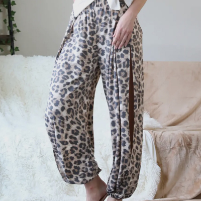 Leopard Side Split Yoga Pants