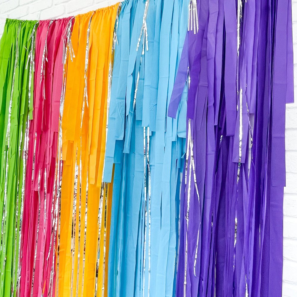 Tropical Fringe Streamer Backdrop| Summer Party