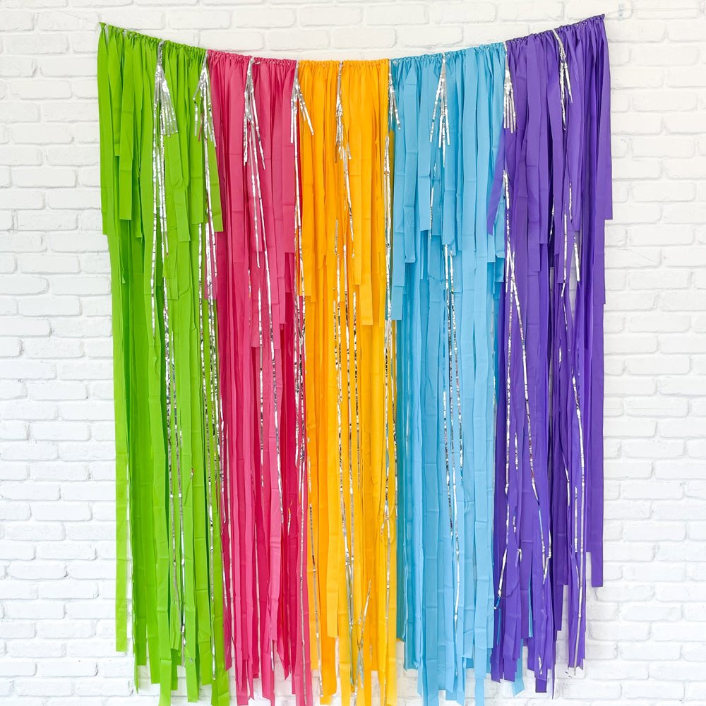 Tropical Fringe Streamer Backdrop| Summer Party