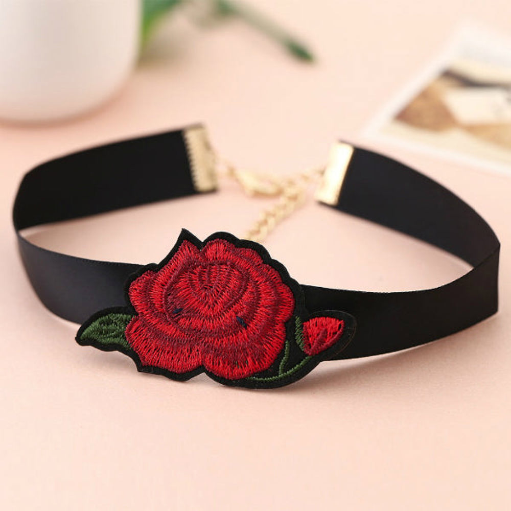 Rose Choker Necklace