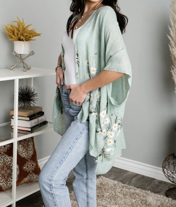 Daisy Embroidered Kimono / Kimonos Lightweight spring summer cardigan