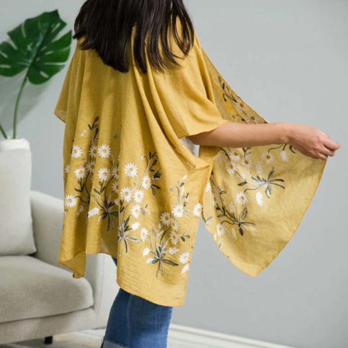 Daisy Embroidered Kimono / Kimonos Lightweight spring summer cardigan