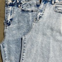 Size 27 Medium Wash Mia straight Leg Jeans