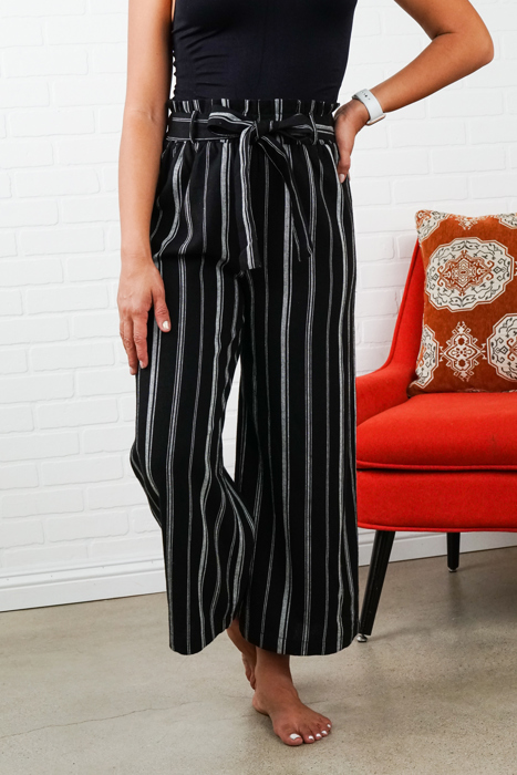 Loli Cropped Pants | Black