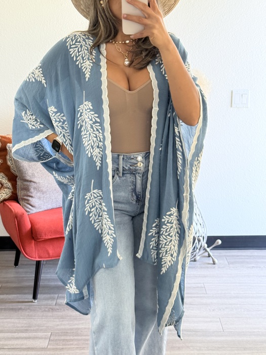 Riley Embroidered kimono