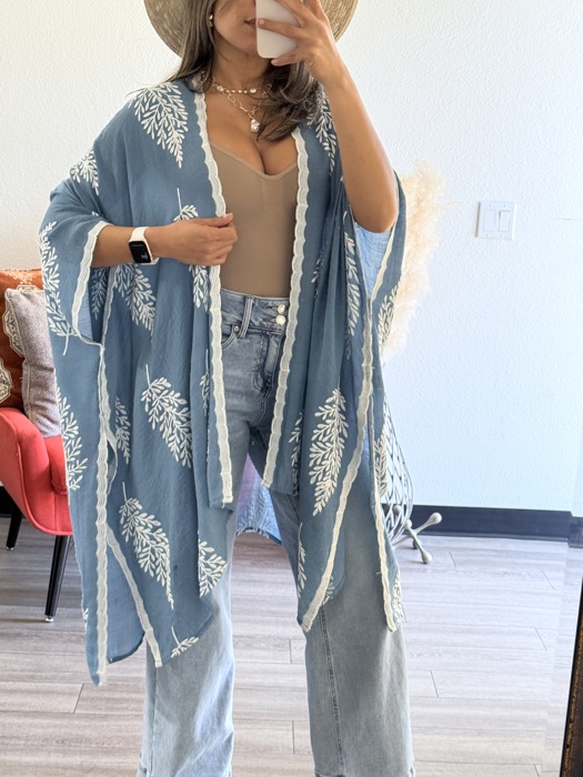 Riley Embroidered kimono