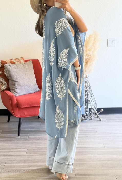 Riley Embroidered kimono