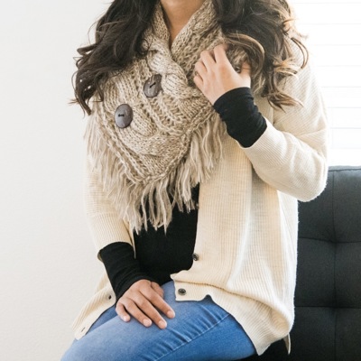 Adi chunky knit scarf