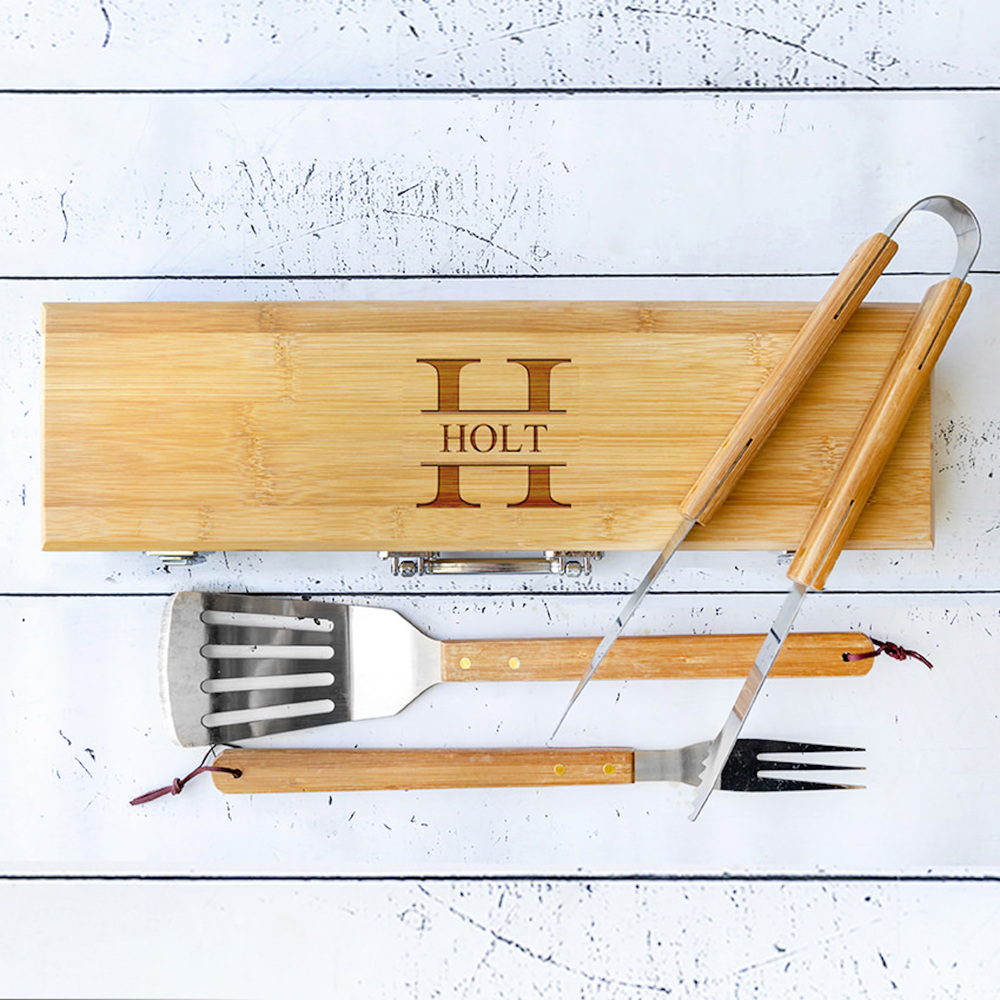 Personalized Grill Set with Bamboo Case - Choose from 6 Engraving Designs