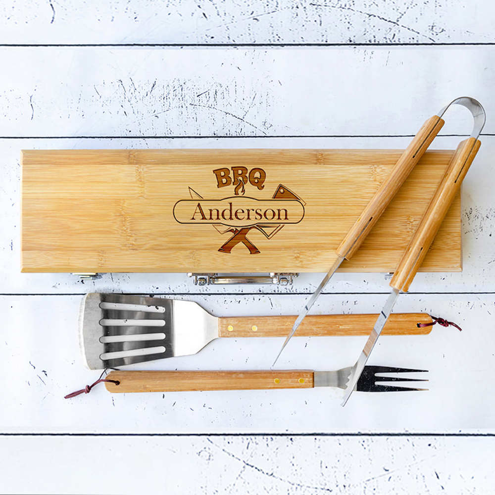 Personalized Grill Set with Bamboo Case - Choose from 6 Engraving Designs