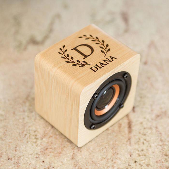 Personalized Wood Bluetooth Speakers - Choose from 5 Colors and 16 Designs - Gift for Men and Women