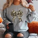  Camo Bow Graphic Sweatshirt, Cozy Green Crewneck Pullover, Country Girl Style, Hunting Season Outfit, Fall Winter Casual Top, Gift for Her