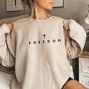  Freedom Cross Christian Sweatshirt – Minimal Faith Crewneck, Comfort Colors Style Cozy Top, Inspirational Gift for Her, Neutral Winter Pullover