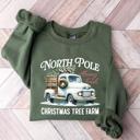  North Pole Christmas Tree Farm Sweatshirt – Vintage Holiday Truck Graphic, Cozy Winter Pullover, Merry Christmas Top, Gift for Her