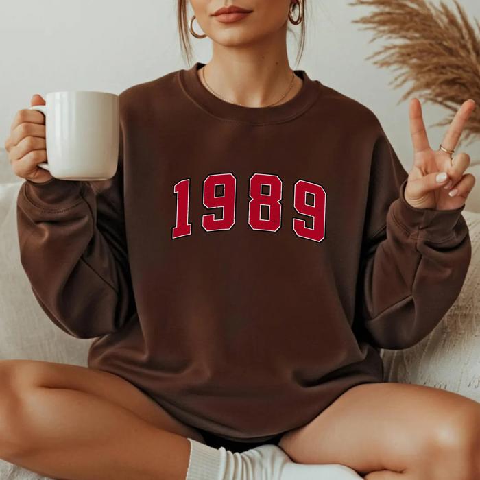 Custom Year Retro Varsity Sweatshirt – Unisex Vintage College Crewneck, Personalized Number Sweater, Cozy Fall Outfit, Gift for Everyone