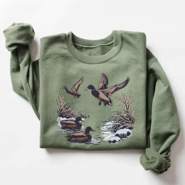 Vintage Duck Hunting Graphic Oversized Sweatshirt, Retro Mallard Waterfowl Pullover, Cozy Fall Outdoor Wildlife Sweater, Country Girl Cabin Outfit, Gift for Her