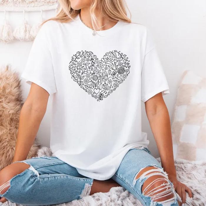 Floral Heart Graphic T Shirt – Minimal Line Art T-Shirt, Casual Aesthetic Shirt, Romantic Gift for Her, Boho Style Outfit