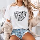  Floral Heart Graphic Tee by Comfort Colors – Minimal Line Art T-Shirt, Casual Aesthetic Shirt, Romantic Gift for Her, Boho Style Outfit