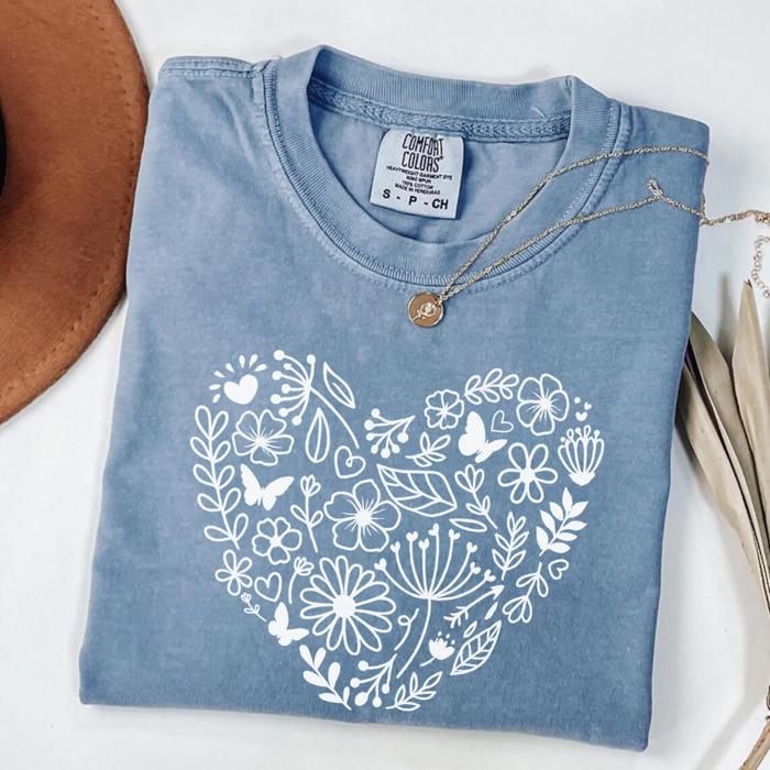Floral Heart Graphic Tee by Comfort Colors – Minimal Line Art T-Shirt, Casual Aesthetic Shirt, Romantic Gift for Her, Boho Style Outfit