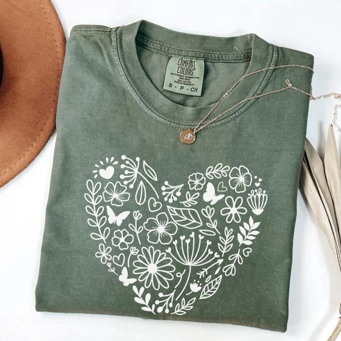 Floral Heart Graphic Tee by Comfort Colors – Minimal Line Art T-Shirt, Casual Aesthetic Shirt, Romantic Gift for Her, Boho Style Outfit