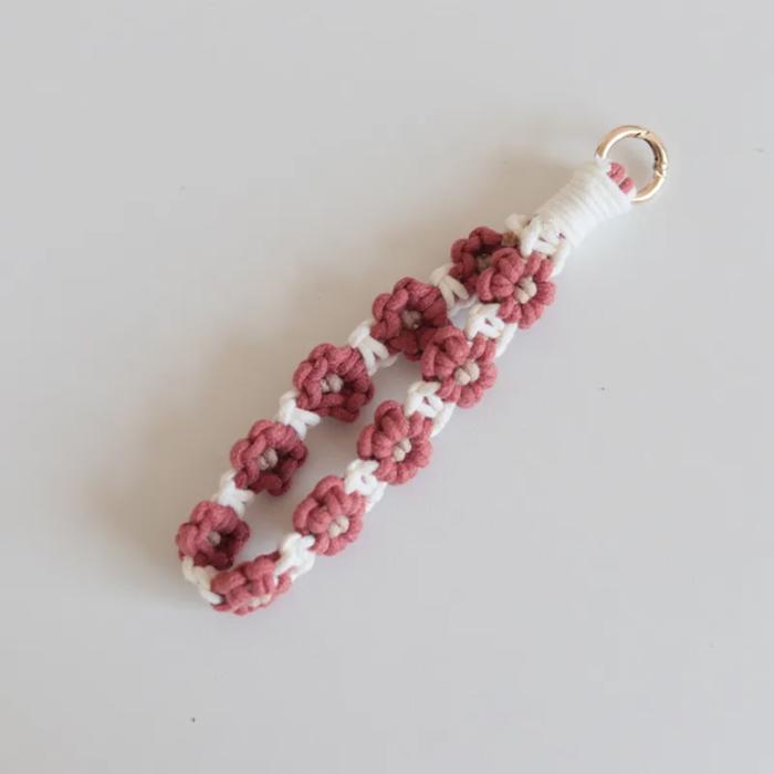 Flower Macrame Keychain and Phone Strap – Boho Daisy Bag Charm, Aesthetic Cotton String Wristlet Lanyard, Cute Purse Accessory Gift