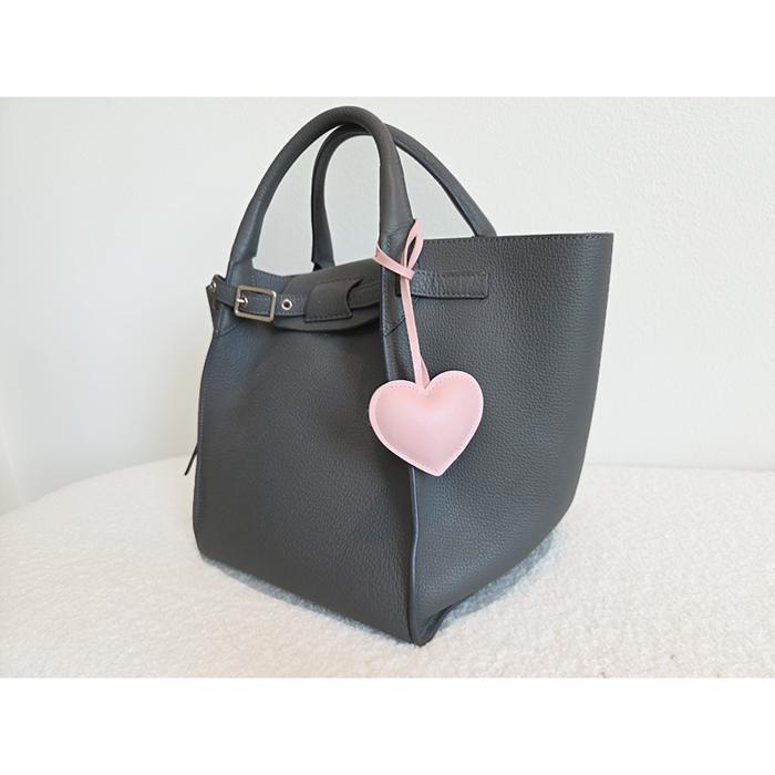 Heart & Flower Leather Fashion Hanging Bag Charm, Cute Purse Accessory with Strap, Aesthetic Tag for Tote, PU Leather Heart Charm keychain