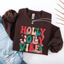  Holly Jolly Vibes Christmas Sweatshirt, Cozy Holiday Crewneck for Women, Vintage Letter Graphic Pullover, Festive Holiday Gift, Winter Outfit