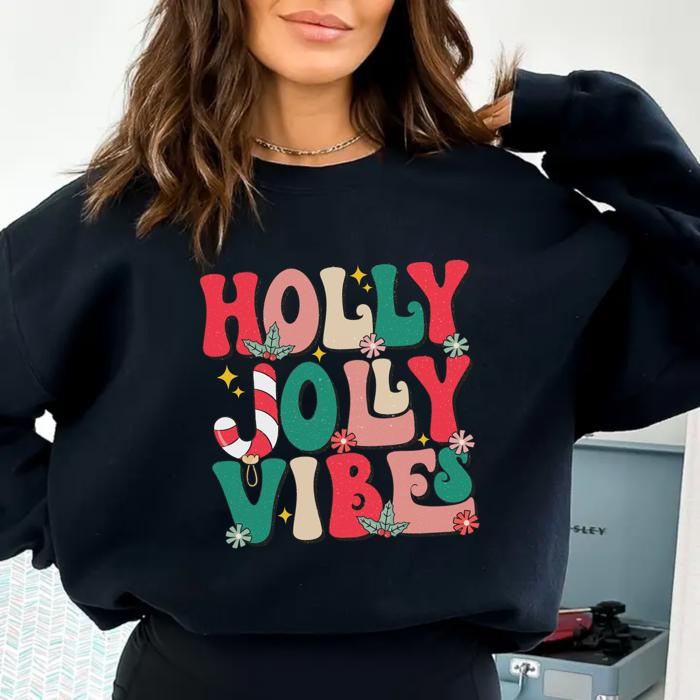 Holly Jolly Vibes Christmas Sweatshirt, Cozy Holiday Crewneck for Women, Vintage Letter Graphic Pullover, Festive Holiday Gift, Winter Outfit