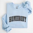  Homebody Graphic Sweatshirt, Cozy Oversized Pullover for Women, Vintage Loungewear Top – Casual Fall & Winter Outfit, Gift for Her