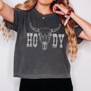  Howdy Western Longhorn Skull Comfort Colors Crop Top, Vintage Country Girl Aesthetic – Summer Rodeo Style, Y2K Cowgirl Yeehaw Shirt, Country Concert Outfit, Bachelorette Gift for Her