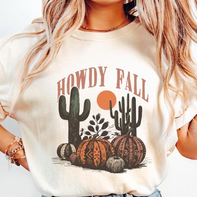 Howdy Fall Comfort Colors Graphic Tee, Western Pumpkin and Cactus Fall Shirt – Vintage Country Autumn T-Shirt, Rustic Southwest Style, Thanksgiving Outfit, Gift for Her