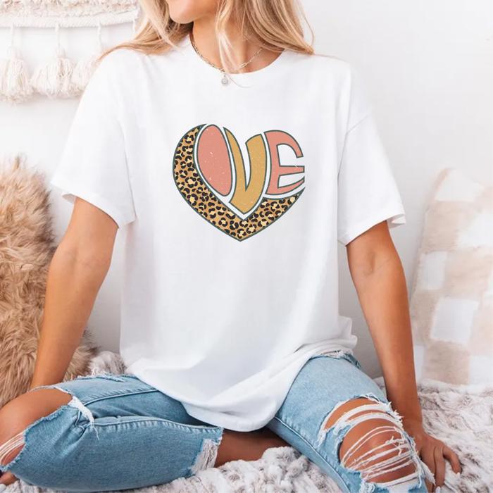 LOVE Heart Leopard Graphic Tee, Boutique Style Oversized T-Shirt, Trendy Casual Outfit Top, Valentine Shirt, Gift for Her