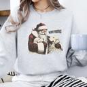  Merry Woofmas Christmas Sweatshirt, Vintage Santa Dog Mom Crewneck, Cozy Holiday Shirt Gift for Her, Funny Pet Lover Christmas Sweater