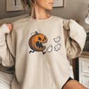  Funny Pumpkin Halloween Sweatshirt, Vintage Fall Crewneck – Cute Ghost Graphic, Cozy Spooky Season Top, Autumn Outfit for Her