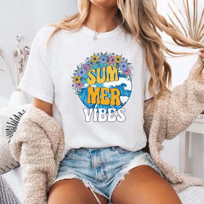 Summer Vibes Comfort Colors T-Shirt – Floral Coastal Graphic Tee, Vintage Beach Shirt for Women, Retro Summer Vacation Outfit