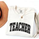  TEACHER Graphic T-Shirt – Unisex Fit, Back to School Teacher Shirt, College Style Block Letters, Gift for Educators, Comfy Everyday Tee