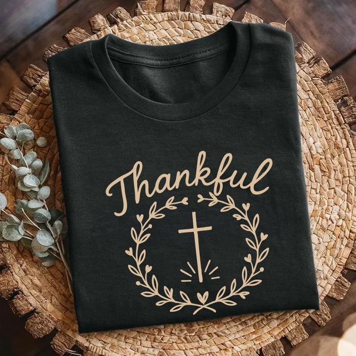 Thankful Christian Cross T-Shirt, Faith Graphic Tee, Fall Religious Shirt, Inspirational Bible Verse Style, Gift for Her, Vintage Autumn Tee for Women, Thanksgiving  Shirt