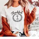  Thankful Christian Cross T-Shirt, Faith Graphic Tee, Fall Religious Shirt, Inspirational Bible Verse Style, Gift for Her, Vintage Autumn Tee for Women, Thanksgiving  Shirt