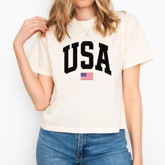 USA Graphic Comfort Colors Crop Top, Vintage Patriotic T Shirt – 4th of July & Independence Day Outfit, Y2K Americana Aesthetic, Summer Festival Tee, Country Girl Style, Gift for Her