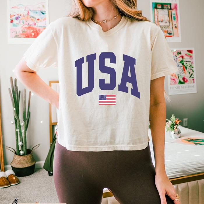 USA Graphic Comfort Colors Crop Top, Vintage Patriotic T Shirt – 4th of July & Independence Day Outfit, Y2K Americana Aesthetic, Summer Festival Tee, Country Girl Style, Gift for Her