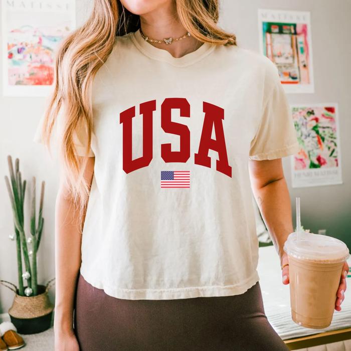 USA Graphic Comfort Colors Crop Top, Vintage Patriotic T Shirt – 4th of July & Independence Day Outfit, Y2K Americana Aesthetic, Summer Festival Tee, Country Girl Style, Gift for Her