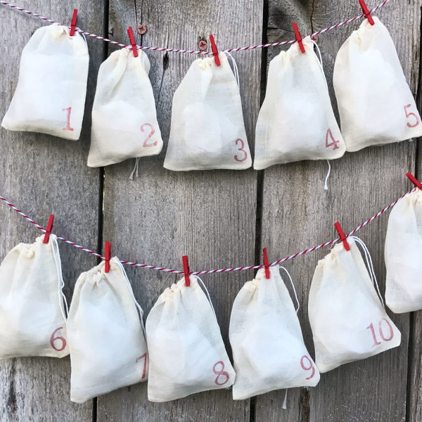 Advent Calendar Set | 24 cloth drawstring bags with mini clothespins and twine