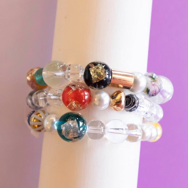 Sandee Glass Beeaded Bracelet Set | Clear and Multicolor Round Glass Beads | Gold Leaf Details | Eclectic Spring and Summer Layering Bracelets