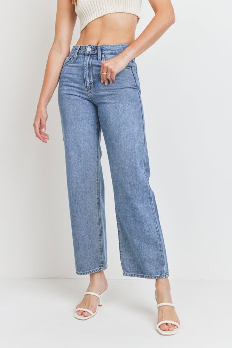 Carmella High Rise Clean Dad Jean | Non-Distressed Denim | Medium Wash | Wide-Leg | Trendy Fall Jean