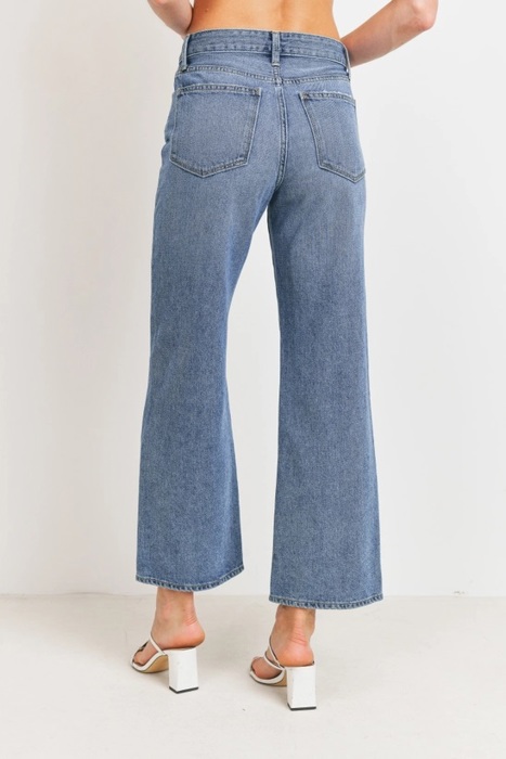 Carmella High Rise Clean Dad Jean | Non-Distressed Denim | Medium Wash | Wide-Leg | Trendy Fall Jean