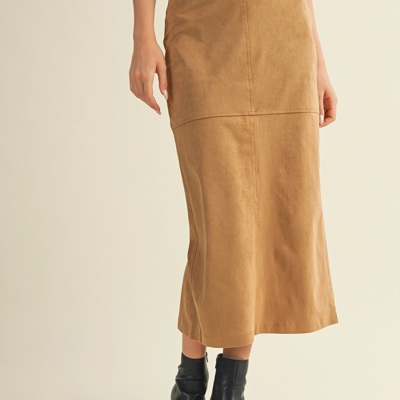 Krista Back Slit Tan Suede Skirt | Women's Fall and Winter Trendy Fashion | Buttery-Soft | High-Waisted | Holiday Outfit