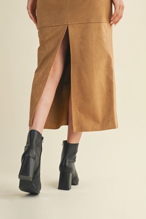 Krista Back Slit Tan Suede Skirt | Women's Fall and Winter Trendy Fashion | Buttery-Soft | High-Waisted | Holiday Outfit